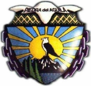 Escudo de Piedra del Águila y del departamento de Collón Curá