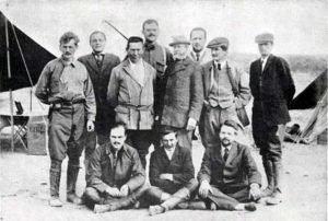 Bailey Willis junto a parte de su equipo técnico que planificó una nueva provincia, que incluía a Villa la Angostura.