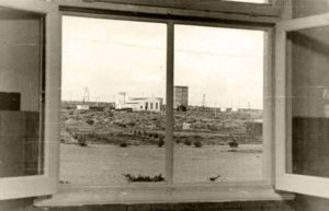 Challacó -desde la ventana de la residencia de los estudiantes de la facultad de Ingeniería de la Universidad provincial del Neuquén