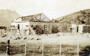 Construcción Estancia La Primavera de Henry Bell - 1924 - Fotógrafo: Enrique Lunde - Archivo Visual Patagonico