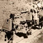 San Eduardo - Mineros ingresando a la mina