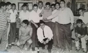 Los integrantes de una de las mesas.