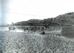 Autor desconocido, Balsa privada sobre el río Neuquén,1925. Museo Gregorio Álvarez.