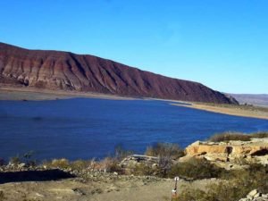 Río Neuquén a la altura del Huitrín