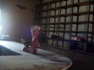 Vestigios actuales del Almacén de Ramos Generales de Sañicó, perteneciente a la familia Zingoni. Sañicó estaba ubicado estratégicamente: era paso obligado para ir de Neuquén o Zapala a San Martín de los Andes.