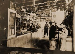 Ramos generales de Carim Haddad - Las Lajas - 1930 - Sistema provincial de archivos.