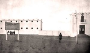 Cárcel en construcción (detalle cartel)