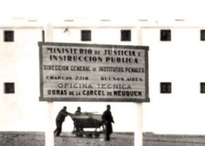Cárcel en construcción (detalle cartel)