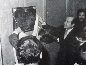 Descubrimiento de la placa recordatoria de los obreros fallecidos durante la construcción de las obras.