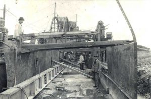 Construcción del Dique Ballester sobre el río Neuquén