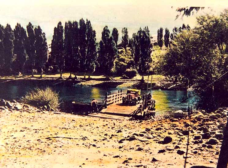 Balsa del río Aluminé en 1930