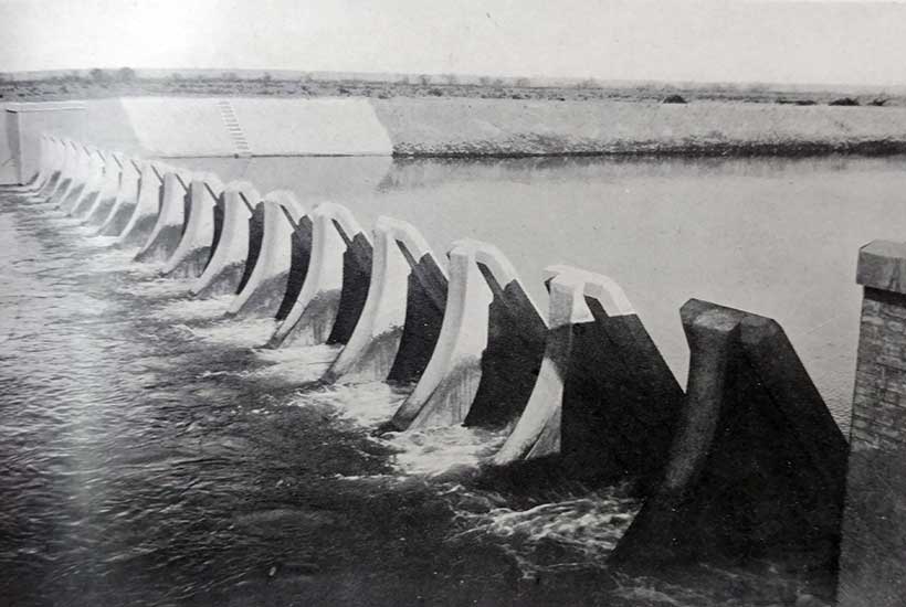 Construcción del Dique Ballester sobre el río Neuquén