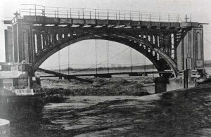 Construcción del Dique Ballester sobre el río Neuquén