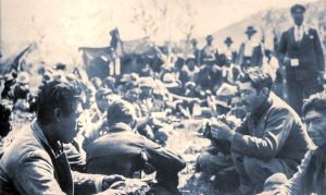 Preparándose para el Nguillatum en San Ignacio - Mapuches - Década del 30