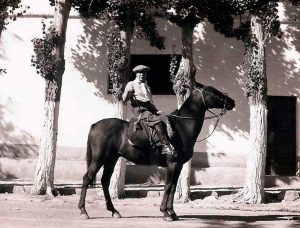 Gregorio Álvarez - Década del 1940, en Chos Malal.