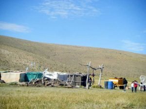 Nguillatun, preparando el campo sagrado para la rogativa.