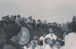 Acto patrio en 1934, con la presencia del Gobernador Enrique Pilotto.