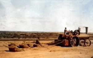 Tractor y Rastrón usado en Los Canales de Plottier, en 1912
