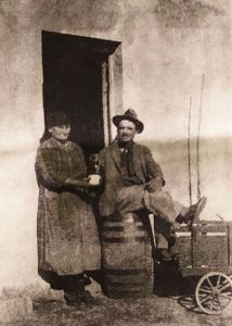 Arturo Comuzzi y su esposa. llegaron a Neuquén en 1928.