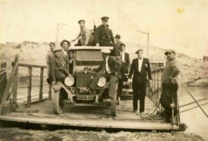 Balsa sobre el río Neuquén - Neuquén Capital - Década del ‘30