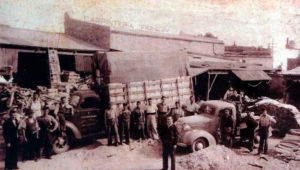 Carpintería Franzán. Ángel Marcos Franzán, oriundo de Zugliano (Vicenza), llegó a la Argentina en 1927 para instalarse primero en Villa Regina, y luego en Neuquén.