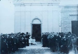 Inauguración de la capilla Nuestra Señora de los Dolores, en Neuquén Capital. 12 de Septiembre de 1907