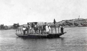 Balsa sobre el río Neuquén - Neuquén Capital - 1910