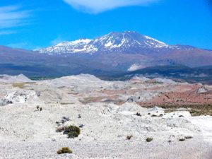 Yesera del Tromen - Volcán Tromen, provincia del Neuquén