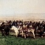 El Comandante Ruibal y oficiales del regimiento Nº 11, acompañan al cacique Reuque-Curá, iniciando la marcha para el Fuerte Gral. Roca - 2 de Mayo de 1883