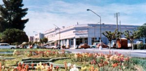 Hotel Confluencia, en la esquina de la actual sede central del Banco Provincia del Neuquén.
