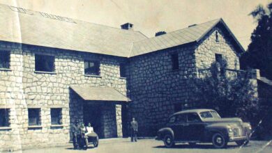 Sobre el techo del hotel se lee: “Los Andes”. Foto de familia Galeazzi