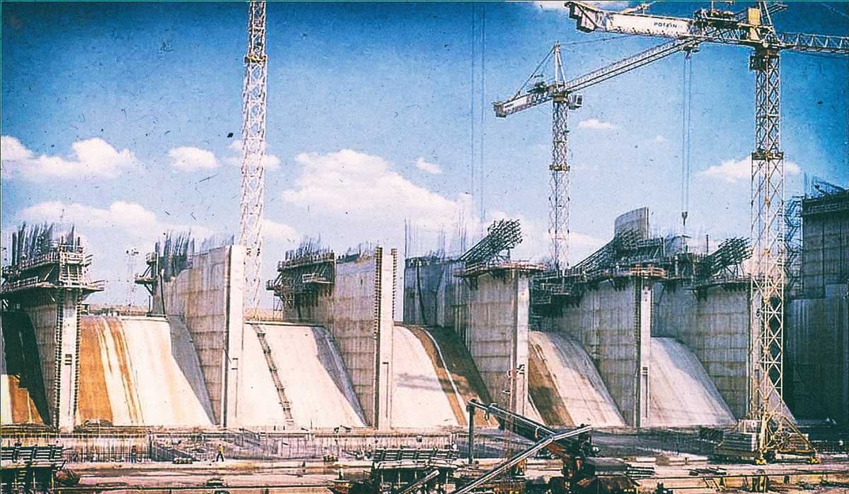 Construcción de la represa de Alicurá