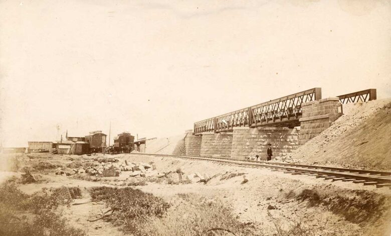 Puente ferroviario en construcción. → Más Neuquén Puente ferroviario en construcción.