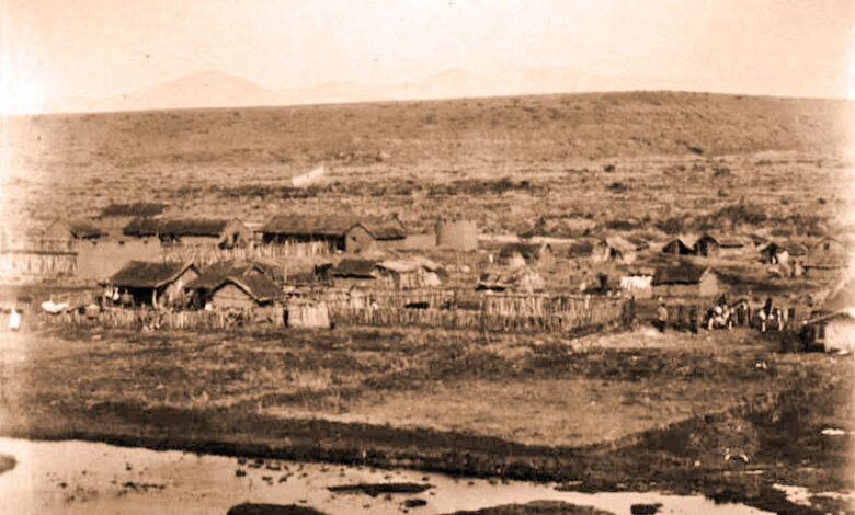 Vista general del Fuerte Codihue, situado en la unión del arroyo Codihue con el río Agrio. → Más Neuquén Vista general del Fuerte Codihue, situado en la unión del arroyo Codihue con el río Agrio.