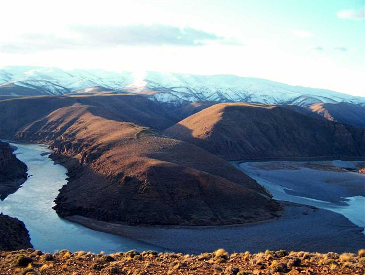 Río Neuquén, entre Chos Malal y Andacollo