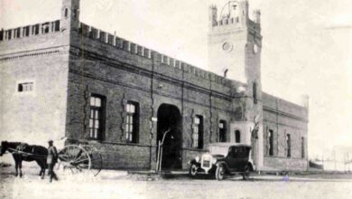 Jefatura de policía de Neuquén. Esta foto es de 1926. Actualmente, la gobernación.